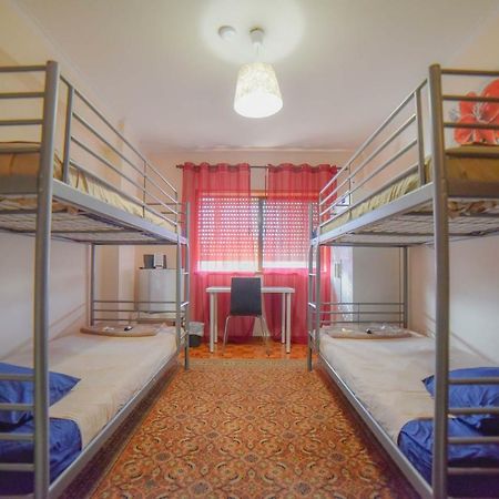 Quarto Com 4 Camas 포르투 외부 사진