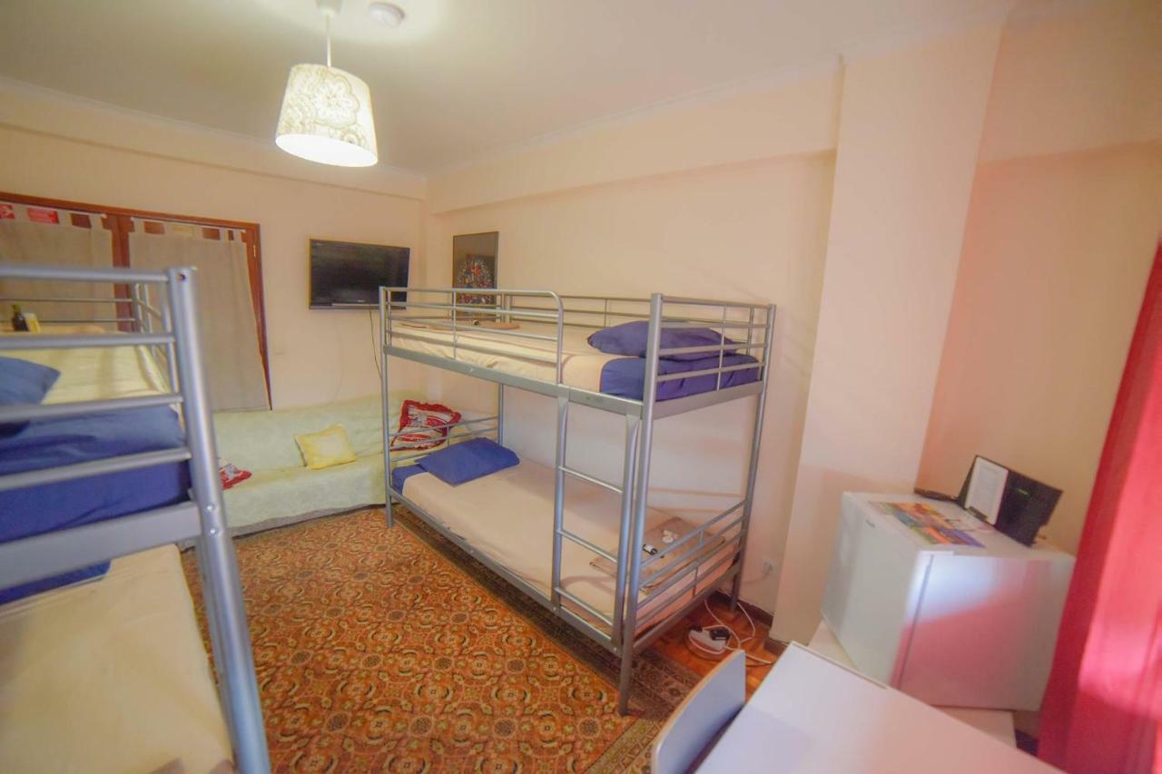Quarto Com 4 Camas 포르투 외부 사진